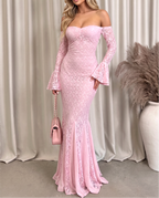 Vestido largo de encaje rosa con corte de sirena
