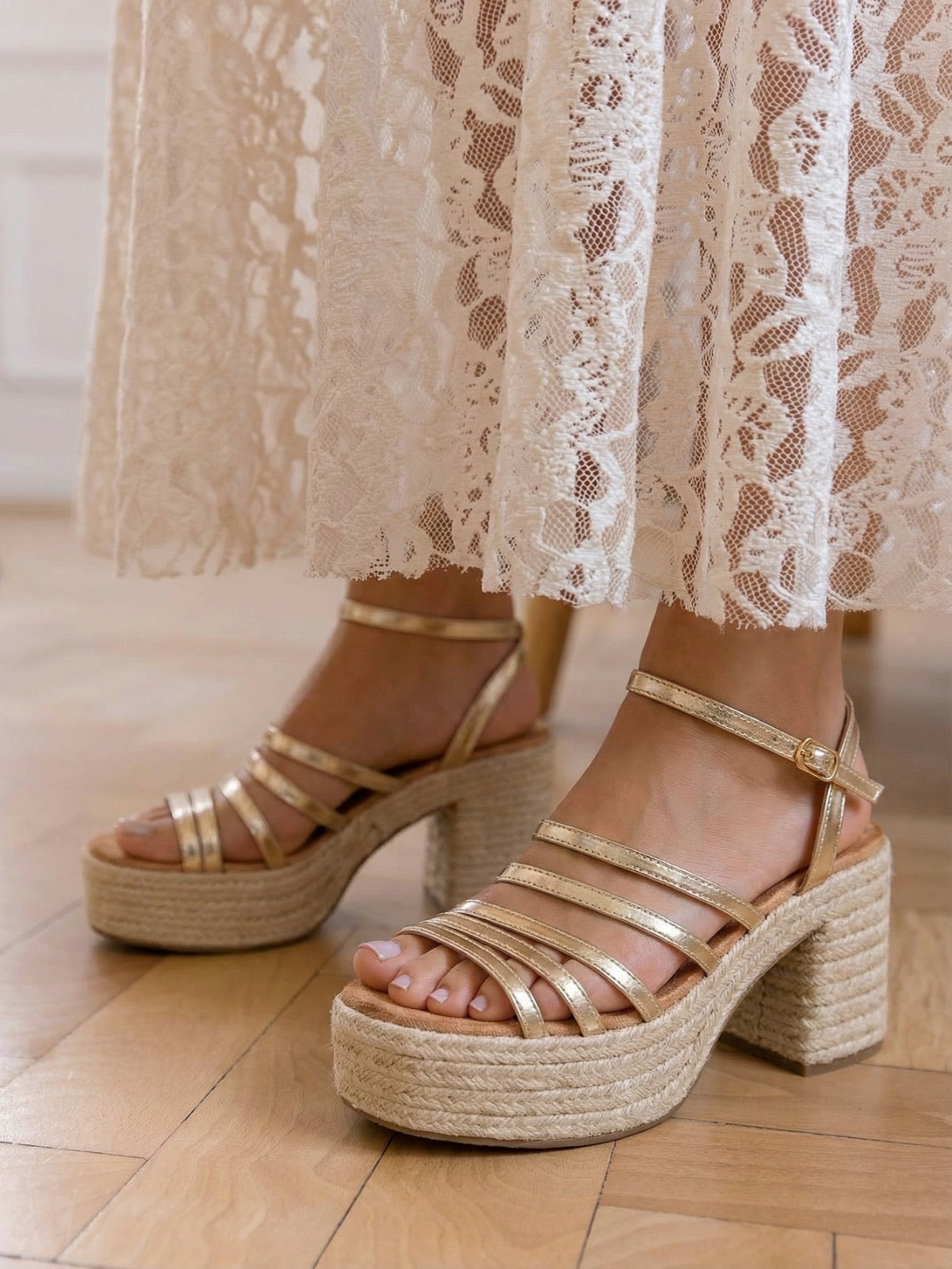 SANDALIAS PLATAFORMA TRENZADA