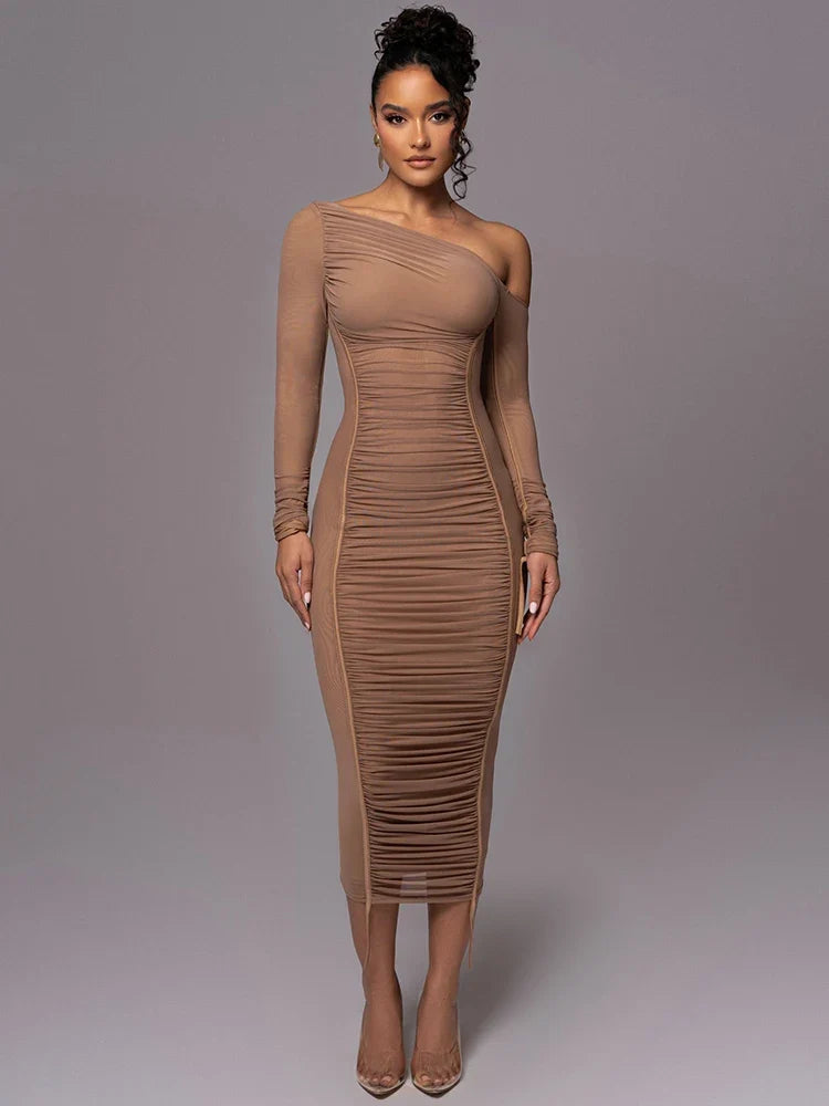 Vestido Maxi de Cuello Diagonal