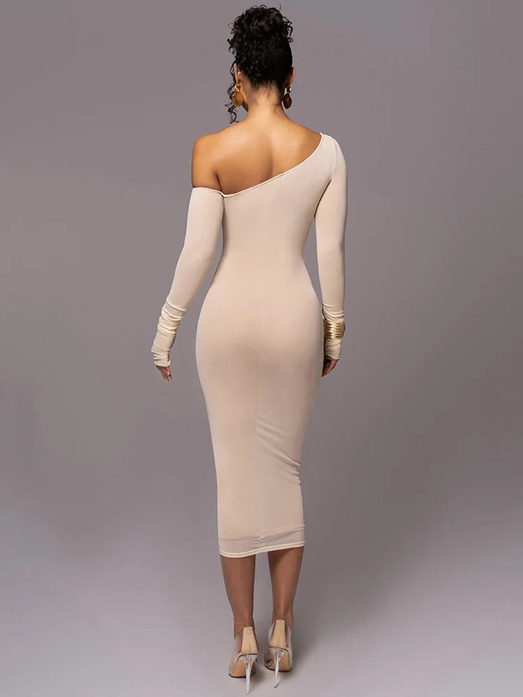 Vestido Maxi de Cuello Diagonal