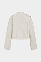 Chaqueta beige cropped con botones