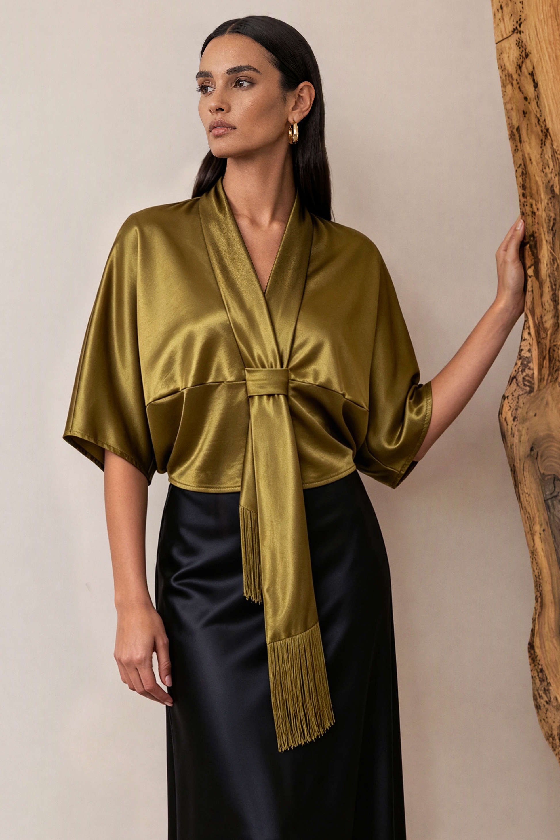 Blusa Romy satinada estilo kimono