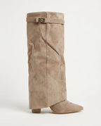 MONTLEIGH — Botas Efecto Ante con Detalle Dorado