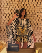 Marga kaftán con estampado de cebra