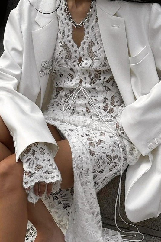 Carlota vestido maxi de encaje escote en V manga larga abertura