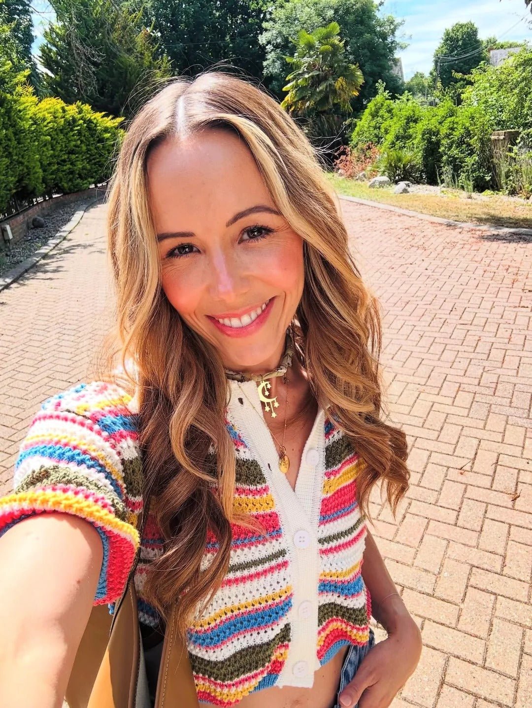 Conjunto Andrea de camisola curta em crochet e calções